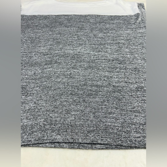 GAP Gray and White Women's Knit Top - Picture 2 of 4